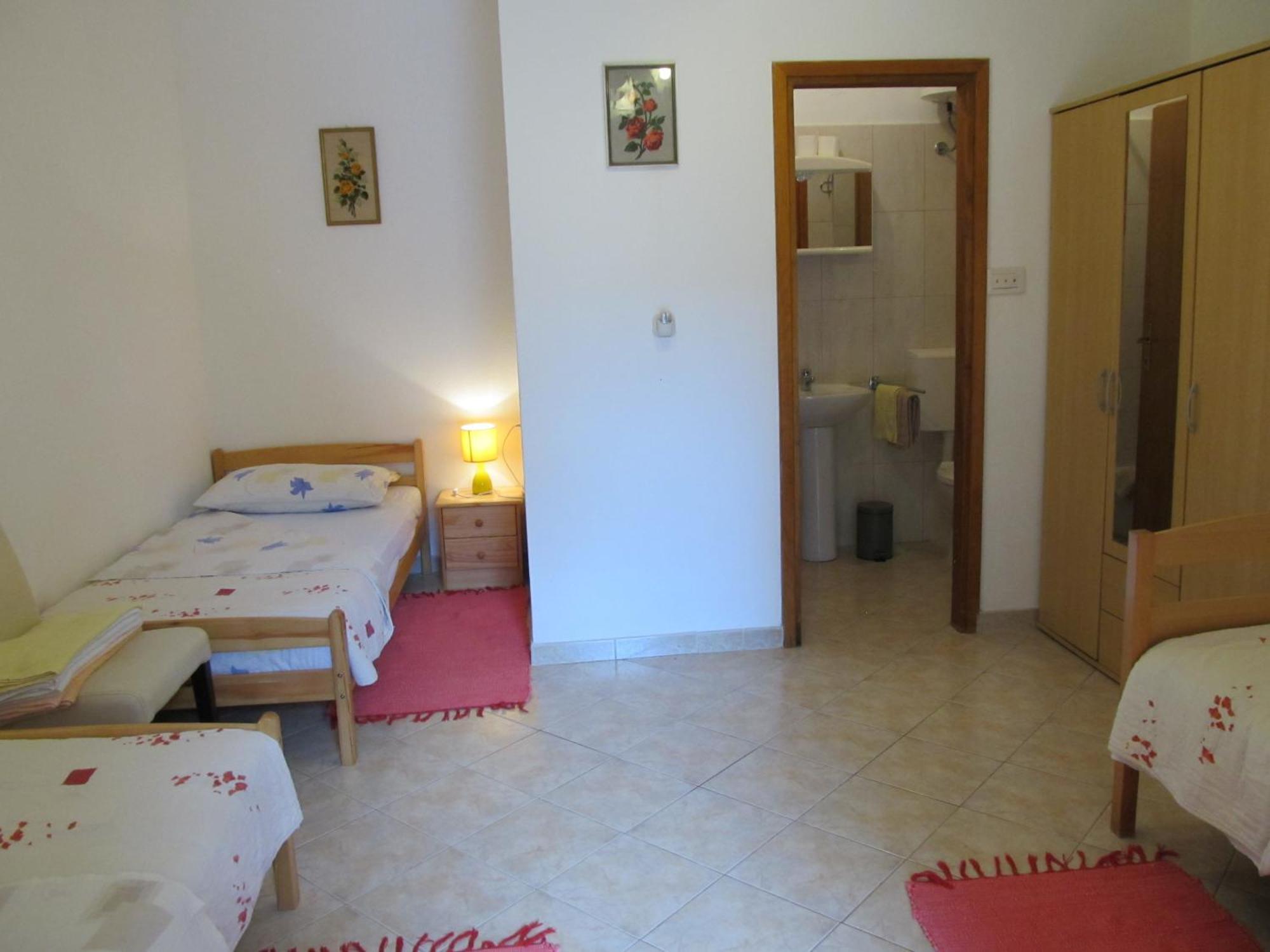 Apartments Vesna With Pool - New! Sveti Lovrec Pazenaticki Room photo